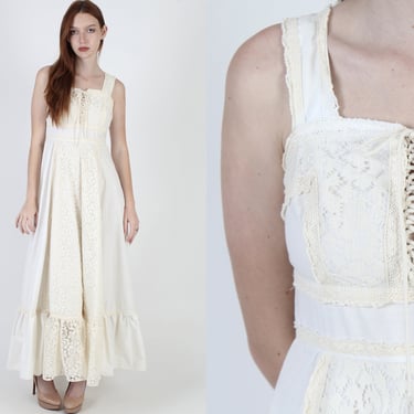 Vintage 70s Gunne Sax Maxi Dress / Plain Tiered Crochet Renaissance Fair Dress / 1970s Ivory Cotton Hippie Gown 