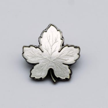 50's Norway sterling silver guilloche maple leaf scatter pin, small 925S white enamel brooch 