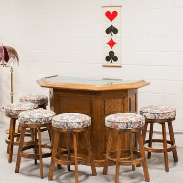 Black Jack Bar Table with Stools