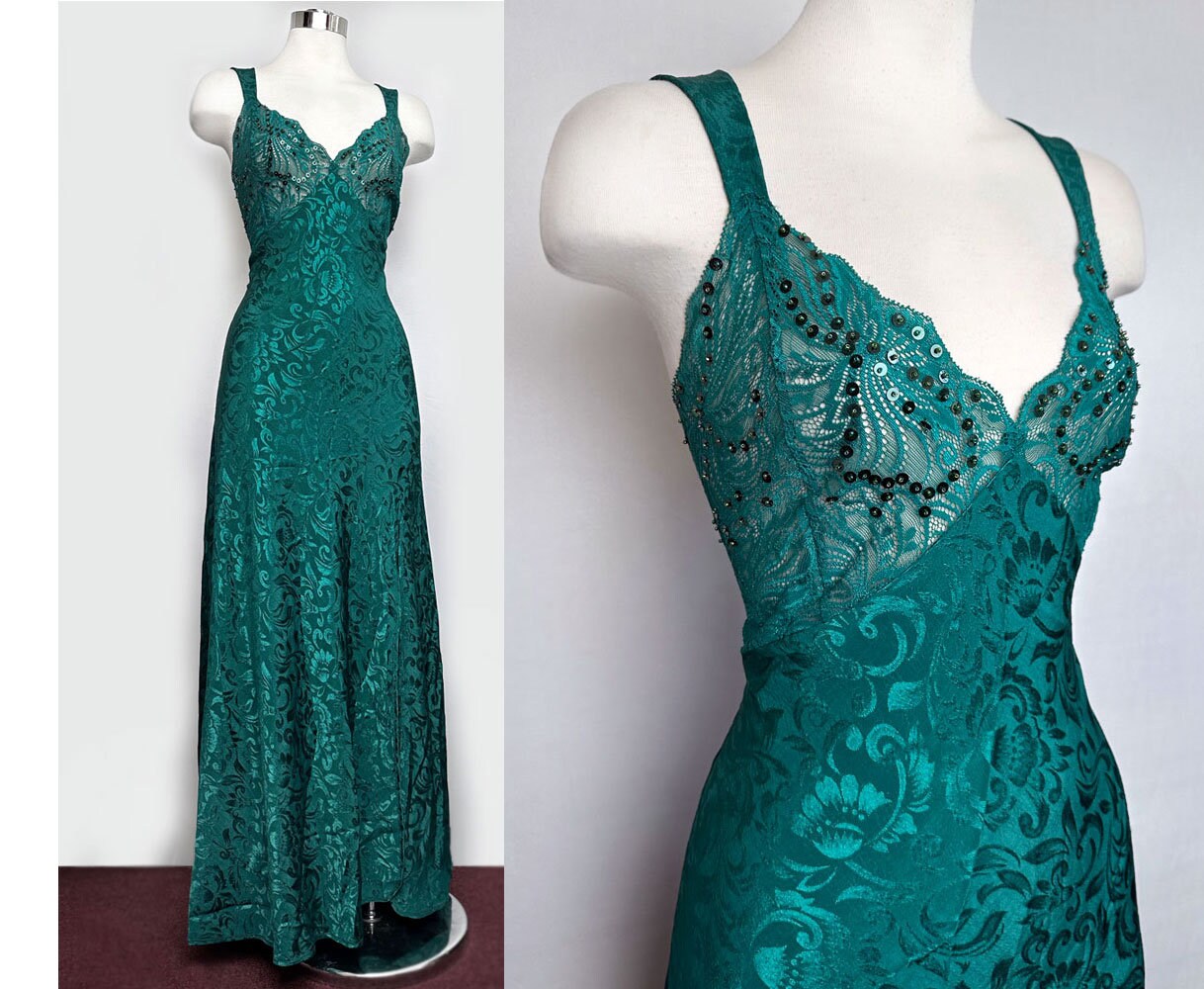 kelly green pleated dress Lady Black Tie - Panama Maxi Dress - Kelly Green - Pleated Dress With Side Cut Out main image 0