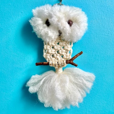 Owl Macrame Wall Hanging, Woven Macrame Decor, Groovy Owl Design, Wood Beads, Natural Wood, Vintage 70s 