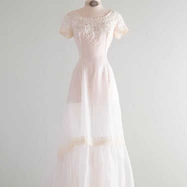 Beautiful 1960's William Cahill Wedding Gown With Floral Applique'/ Small