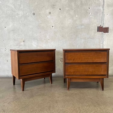 Pair of Mid Century Modern Nightstands
