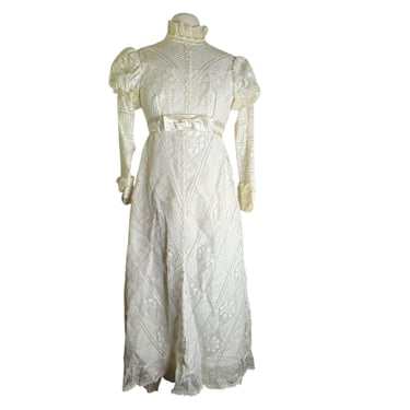 1960s VTG Edythe Vincent Alfred Angelo Lace Long Sleeve Wedding Dress Victorian Prairiecore Cream Lace Ruffle Retro 