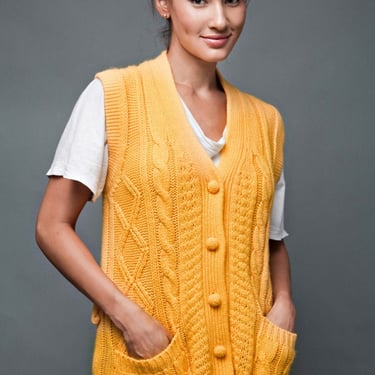 vintage 70s vest cardigan sweater yellow cable knit oversized ONE size plus size medium large XL 1X 