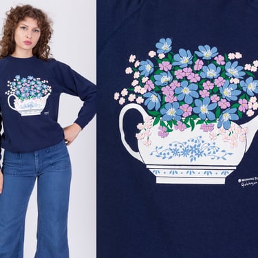 90s Cottagecore Floral Bouquet Teapot Sweatshirt - Medium | Vintage Navy Blue Flower Graphic Pullover 