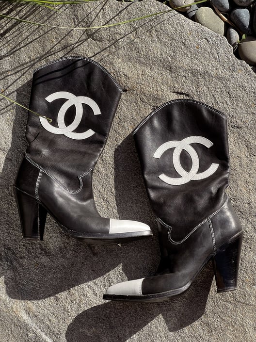 Vintage CHANEL CC Logo Western Boots Black White Leather Cowgirl Moonstone Vintage Los Angeles CA