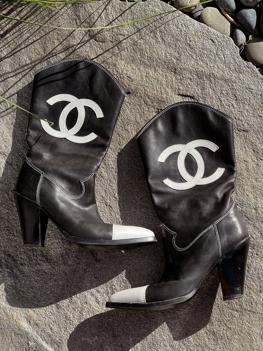 Vintage CHANEL CC Logo Western Boots Black White Leather Cowgirl