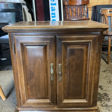 Vintage Ethan Allen Wood Side Table 26” X 26” X 17”