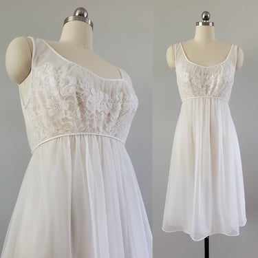 1950's Vanity Fair Babydoll Nightgown with Lace Bodice and chiffon 50's Lingerie 50s Women's Vintage Size Small 