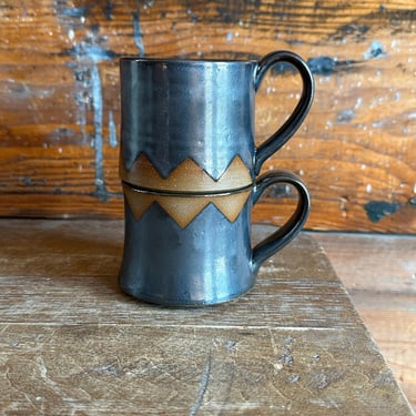 Best Friend Americano Mug Set - Dark Gray and Brown Triangles 