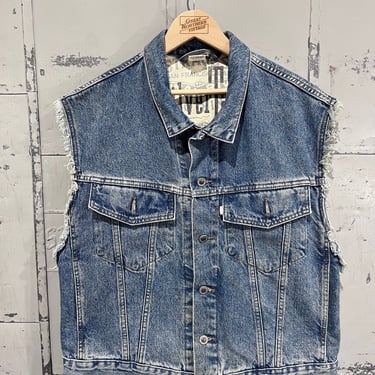 M 90s silvertab Jean jacket cutoff sleeveless distressed denim jacket punk size medium oversized Levi’s 