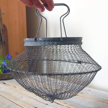 Wire mesh collapsible basket / vintage wire folding basket / egg gathering basket / rustic farmhouse / hanging storage basket / metal basket 