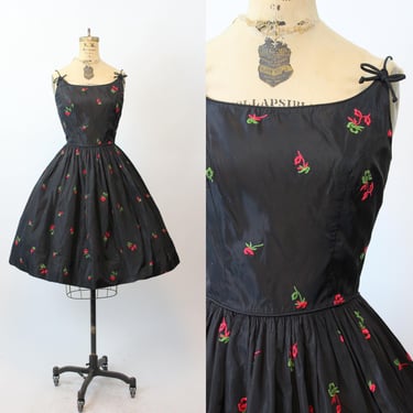 1950s EMBROIDERED flower dress xs | new fall winter 