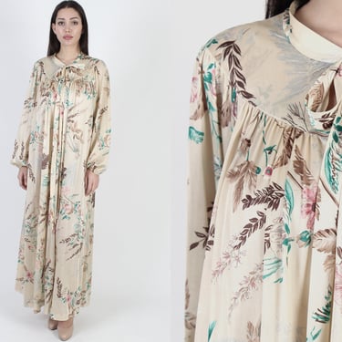 ShadowLine Silky Long Lounge Dress, All Over Wildflower Print Disco Outfit, Vintage 1970's Mod Loose Fitting NightGown 