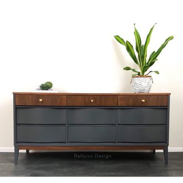 SOLD !!!   Mid Century Modern Dresser 