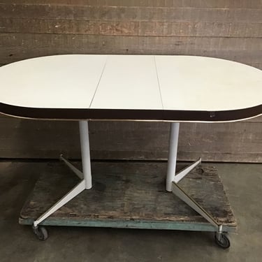 Vintage Formica Table w/ Leaf (Tacoma)