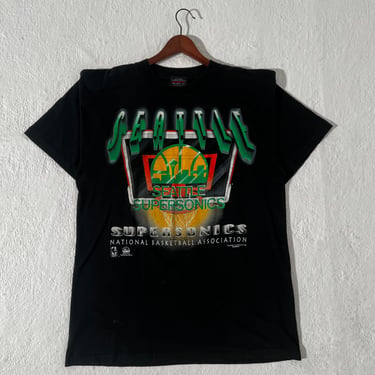 1990s Vintage Seattle SuperSonics Magic Johnson Ts Size L