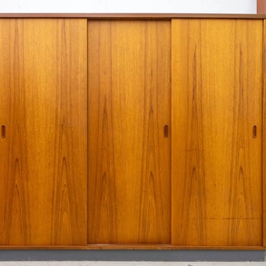 Danish Mid Century Teak Wardrobe - (325-001) 