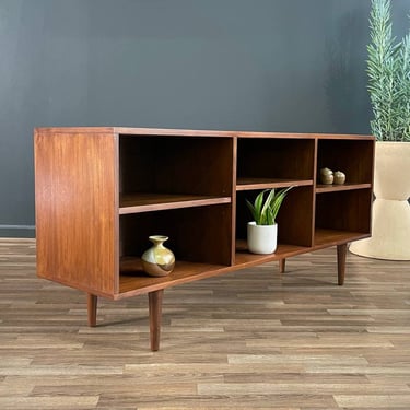 Vintage Mid-Century Modern Walnut Credenza / Bookcase, c.1960’s 