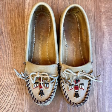 Vintage Minnetonka Beaded Tan Moccasins Size 6 