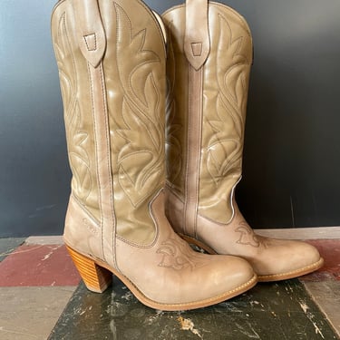 1970s cowboy boots, capezio, taupe leather, vintage boots, high stacked heel, size 8, cowgirl, bohemian, embroidered, marble, western 