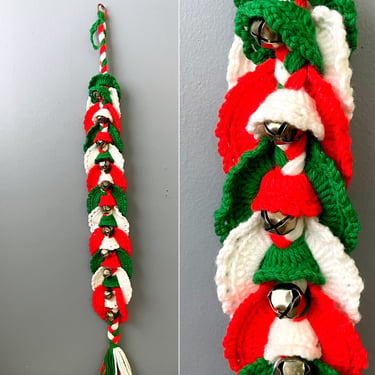 Christmas crochet jingle bell door hanger - 1980s vintage 