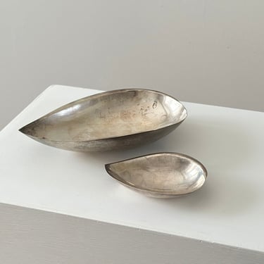1955 – Tapio Wirkkala silver leaf dishes for Kultakeskus Oy 