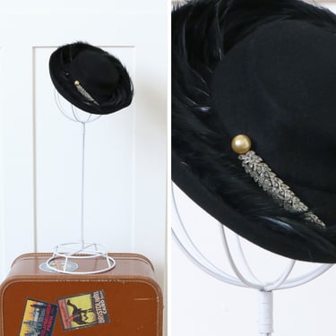 vintage 1930s 40s tilt hat • black feather trimmed dress hat with rhinestone & pearl brooch 