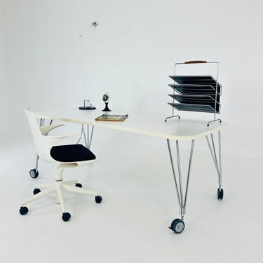 Max white desk designer by Ferruccio Laviani for Kartell Italy 1990s 