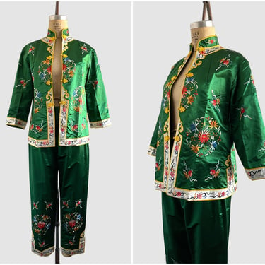 SILKY SMOOTH Vintage Bai Hua 70s Pajamas | 1970s Embroidered Asian Silk Jacket Top and Pants | Chinese Lounge Boudoir Lingerie | Size Medium 