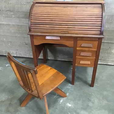 Vintage Children’s Rolltop Desk W/ Chair (Tacoma)