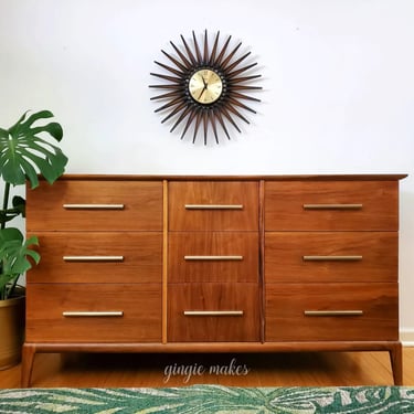 Restored Henredon mid-century modern dresser ***please read ENTIRE listing prior to purchasing shipping is NOT FREE 