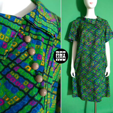 Plus Size Vintage 60s 70s Mod Green Patterned Shift Dress with Unique Collar 