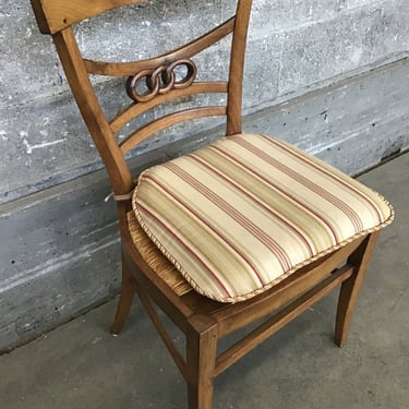 Loopy Living Room Chair (Seattle)