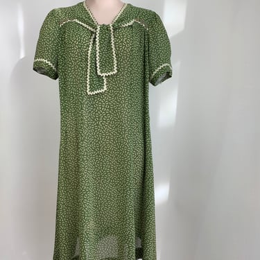 Late 1930's-40's Sheer Floral Day Dress / Tiny Flowers on Olive Rayon / Bric-a-Brac Trim Details / Sailor Bow / Size Medium 