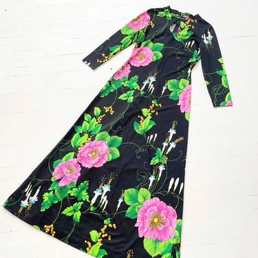 1970s Black Botanical Print Maxi Dress with Keyhole Neckline 