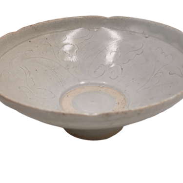 1800s Chinese Celadon Footed Bowl w Floral Motif JB59-10