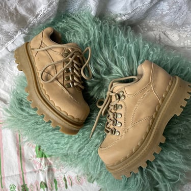 DEADSTOCK 2000s SODA Tan Platform Hiker Shoes Multiple Sizes 