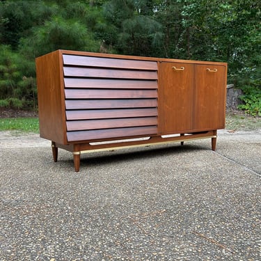 Mid Century Modern Credenza -  American of Martinsville Dania collection 