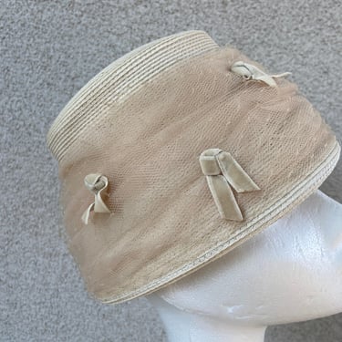 Vintage 1960s woven straw cream  bucket hat with beige netting velvet bows by Eva Mae Modes sz 22” 