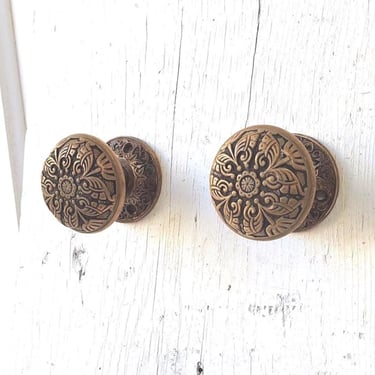 Antique Butterfly Doorknobs and Rosettes by Branford Hardware 1880, Victorian Butterfly Door Knobs, Antique Bronze Butterfly Hardware 040801 