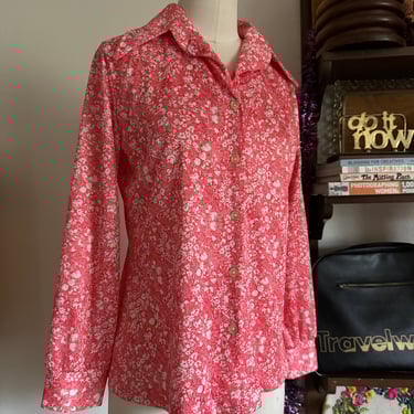 Vintage 60s Psychedelic Long Sleeve Floral Blouse with Dramatic Collar; Vintage 70s Polyester Spring Daisy Floral Pink and White Blouse M 