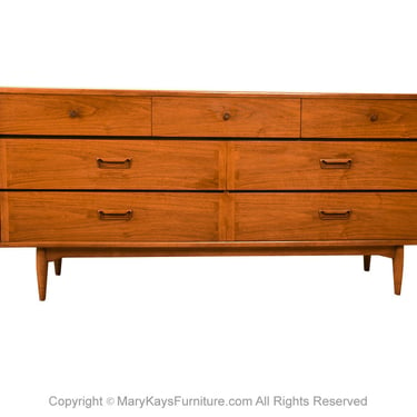 Mid-Century Lane Acclaim Dovetail Walnut Dresser 