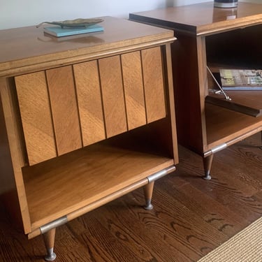 Mid Century Modern Dresser Stands Night Stands End Tables Bedside Tables Pair 
