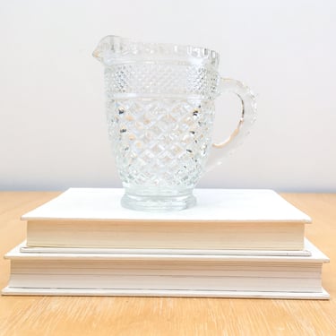 Pressed Glass Serving Pitcher with Diamond Pattern, Vintage Clear Glass Decanter for Water Ice Tea Juice 