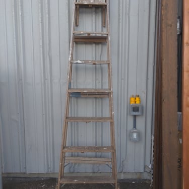 8 ft wooden ladder