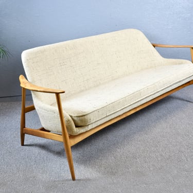 50s design sofa in the style of IP Kofod Larsen series Elizabeth mid century lounge luxury couch 