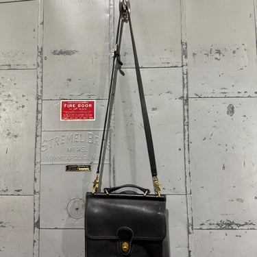 Vintage Coach Willis 9927 top handle black leather bag