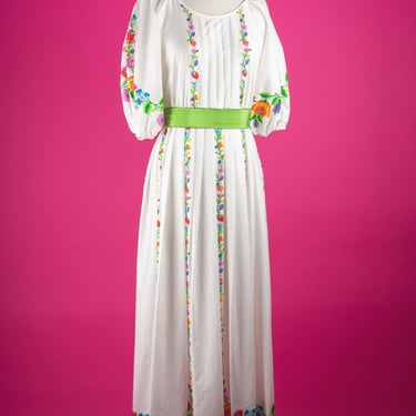 Gorgeous 1970s Jeannene Booher Bright White Cotton Floral Maxi Dress with Balloon Sleeves and Ribbon Sash (M/L) 